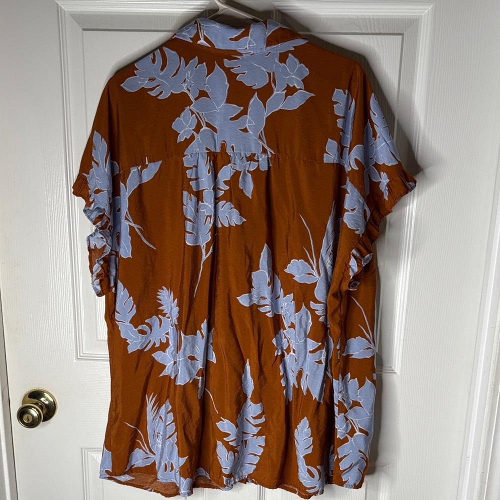 Pleione Hawaiian Crinkle Sleeve Shirt Rust Floral Blue Plumeria Print Top 3X - Picture 6 of 7